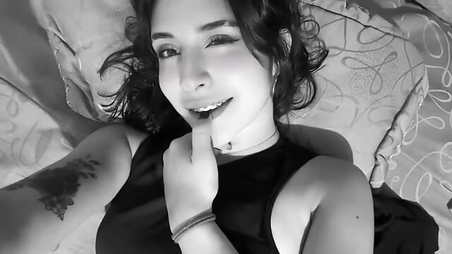 UwU - Zyra_tay adlı kamera modelinin videosu