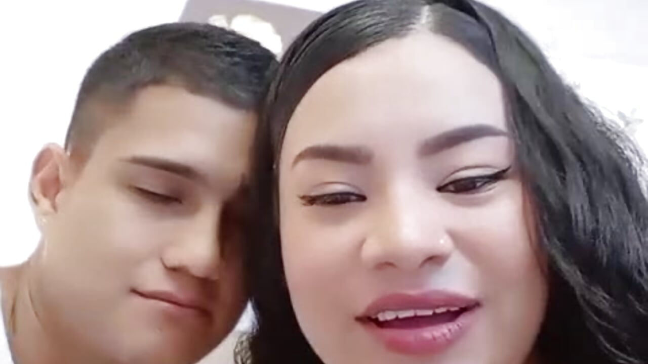 hi - video by Nicolas_Ford cam model