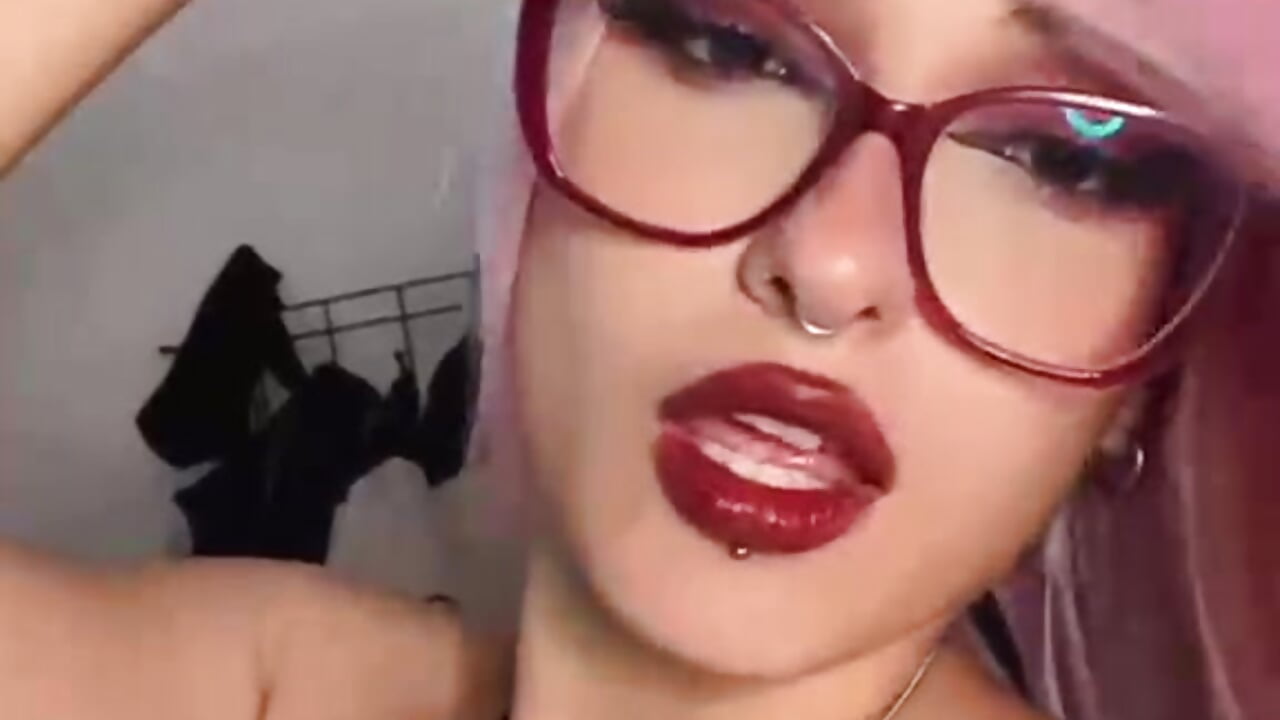 Just Me - video by kalypso_velmont cam model