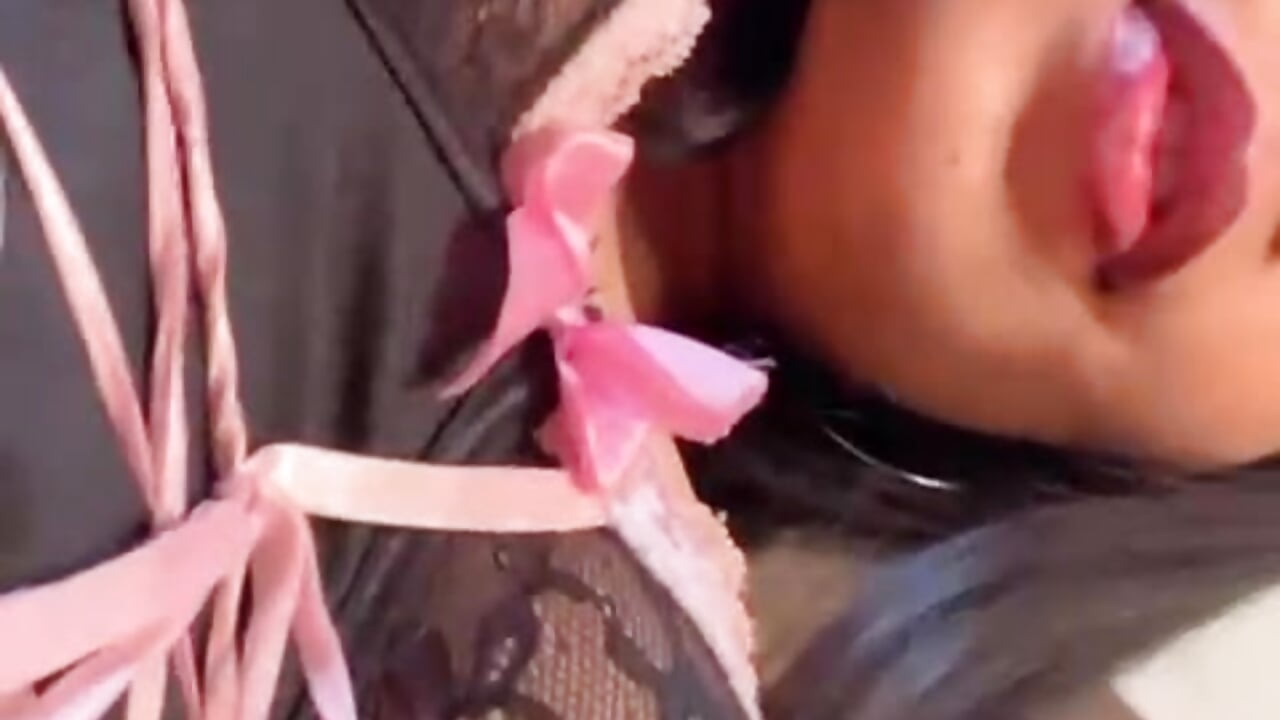 🫰🏻 - video by jessy_fortune cam model