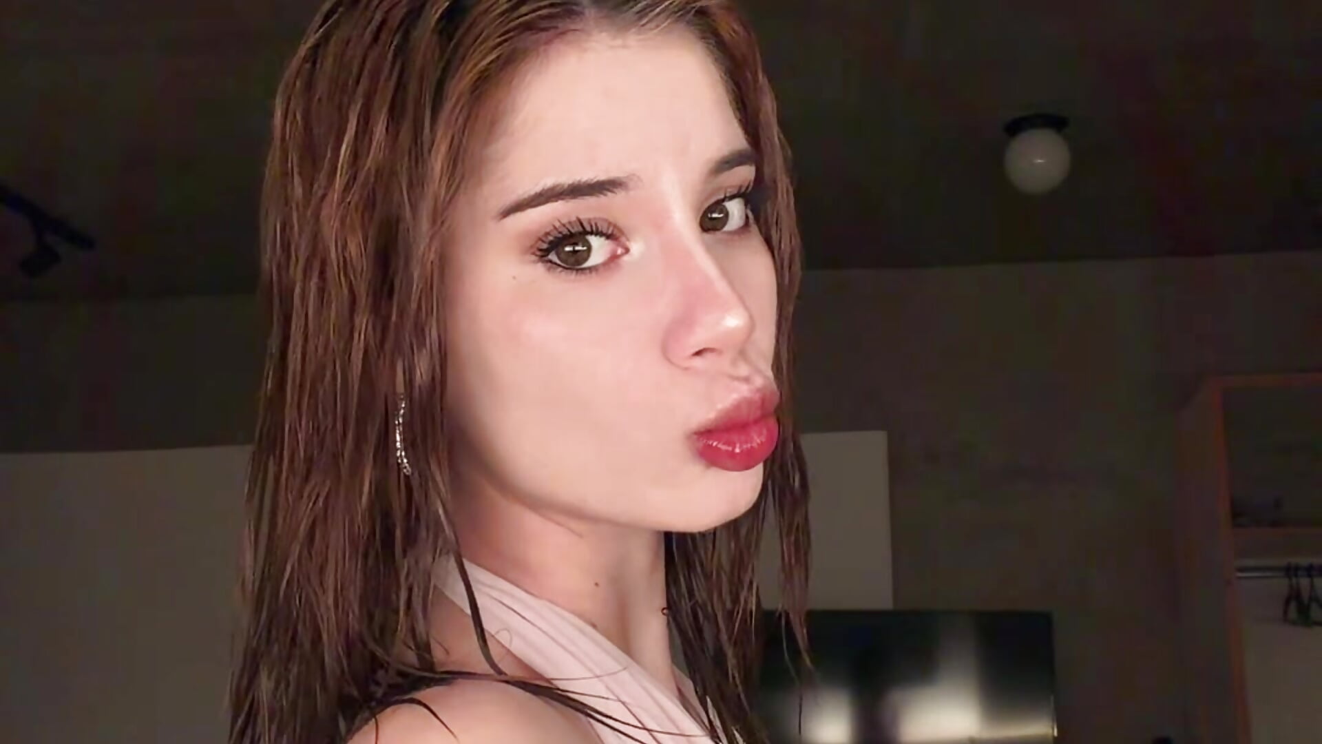 ebd77c7fed0c4ee3a42d7b5917b67076 - 7stu adlı kamera modelinin videosu