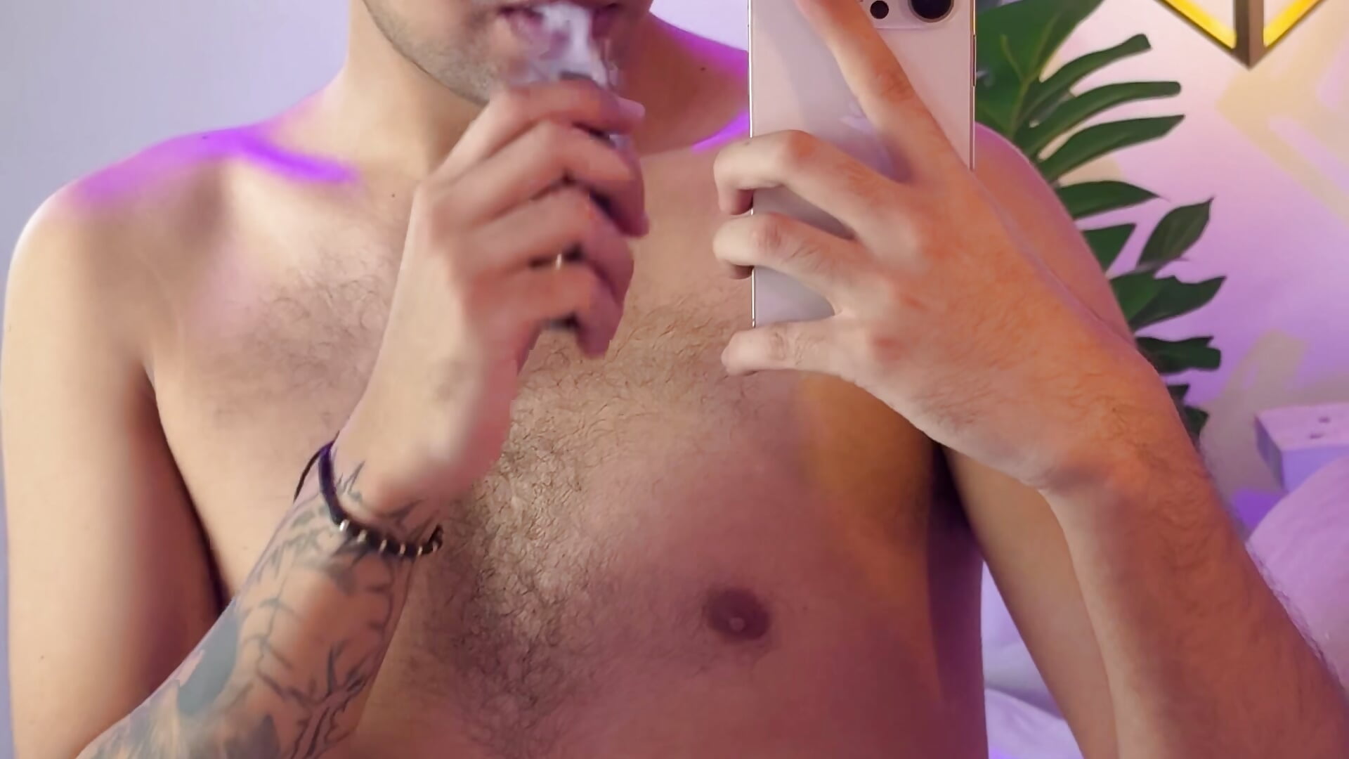 Clarentz - Populær cam-modell video 9910