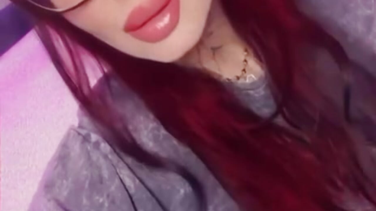 Kiss me Daddy - video oleh model kamera Kalyystra