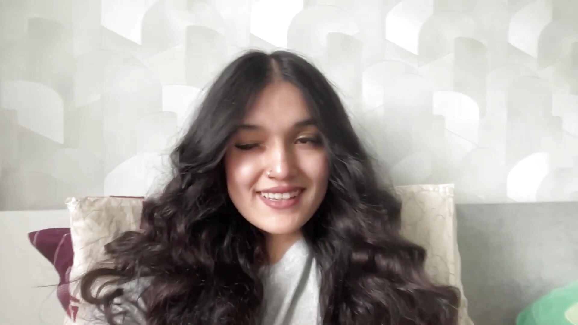 Just sit and wink😉 - vídeo de la modelo de cam LisetteParajon