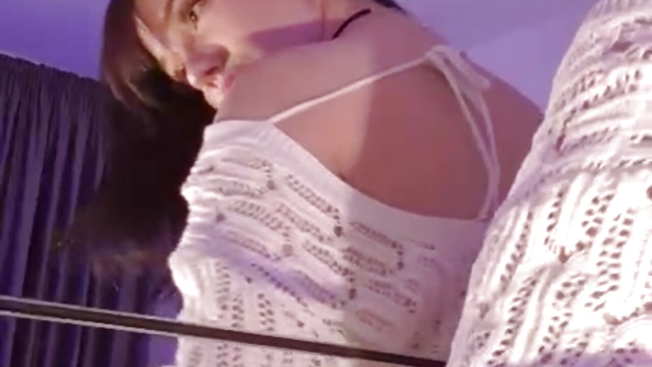 Me 🍓 - video by justmeavery cam model