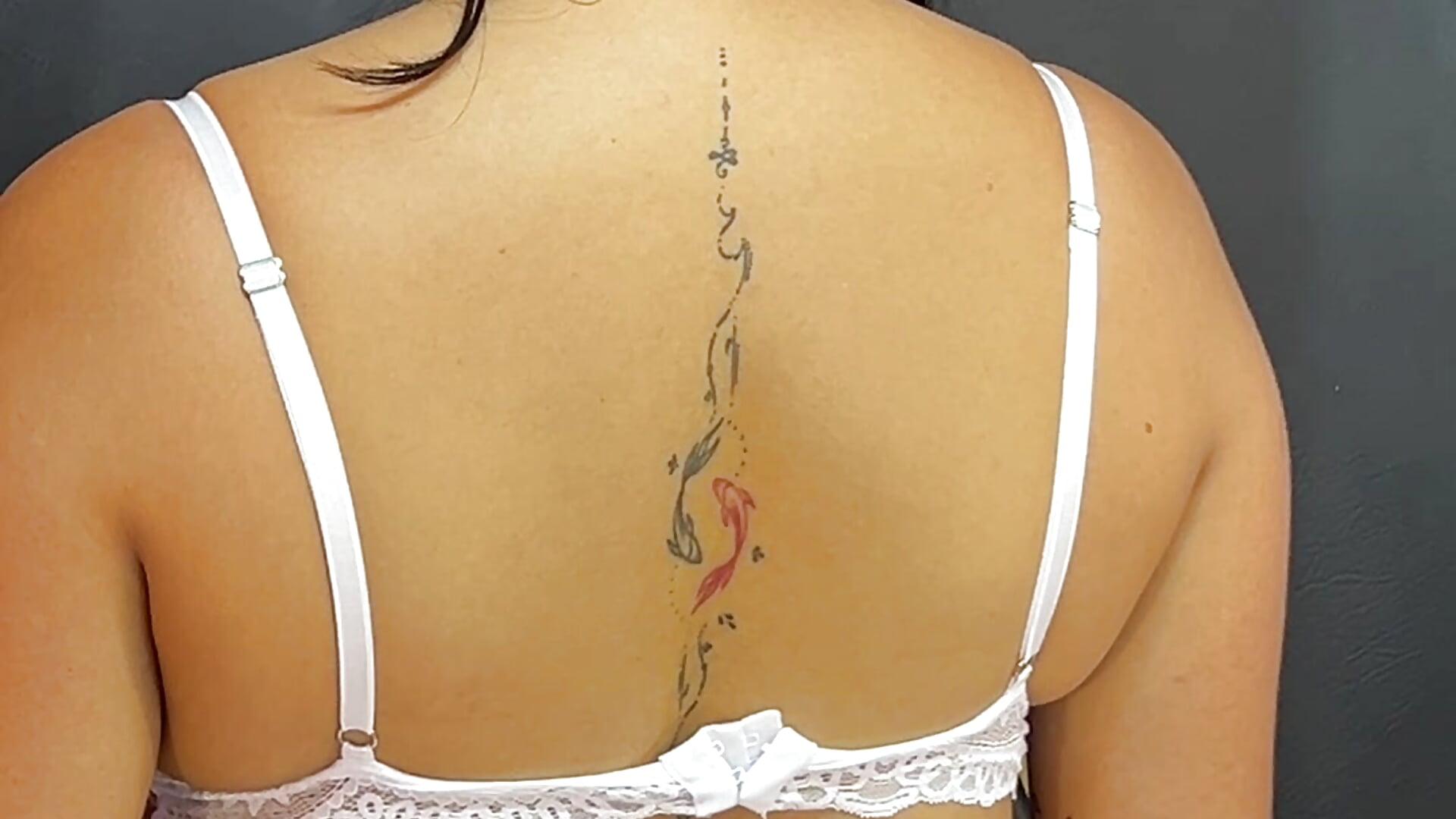 HOT TATTOOS ALL OVER MY BODY! – video modela na kameri Emily_Manzzur
