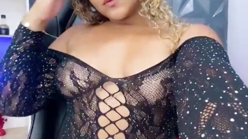 💋 - video by ambarglowasm cam model