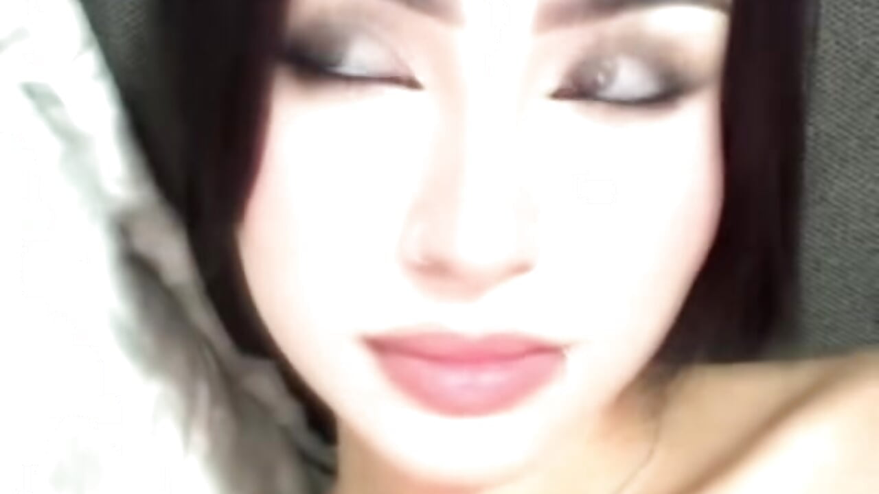 v09044g40000d11ir5nog65qpdpivkfg – video modela na kameri Monica_Roche