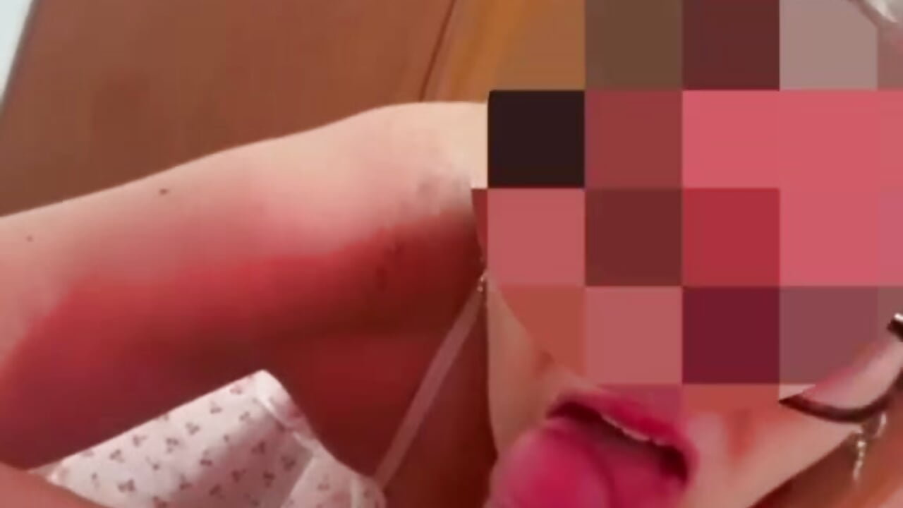pompino con sborrata in albergo - video van LolaSelvaggia cam-model