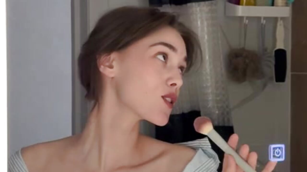 I like to wear makeup to good music - video di S_sunnygirl modella di cam