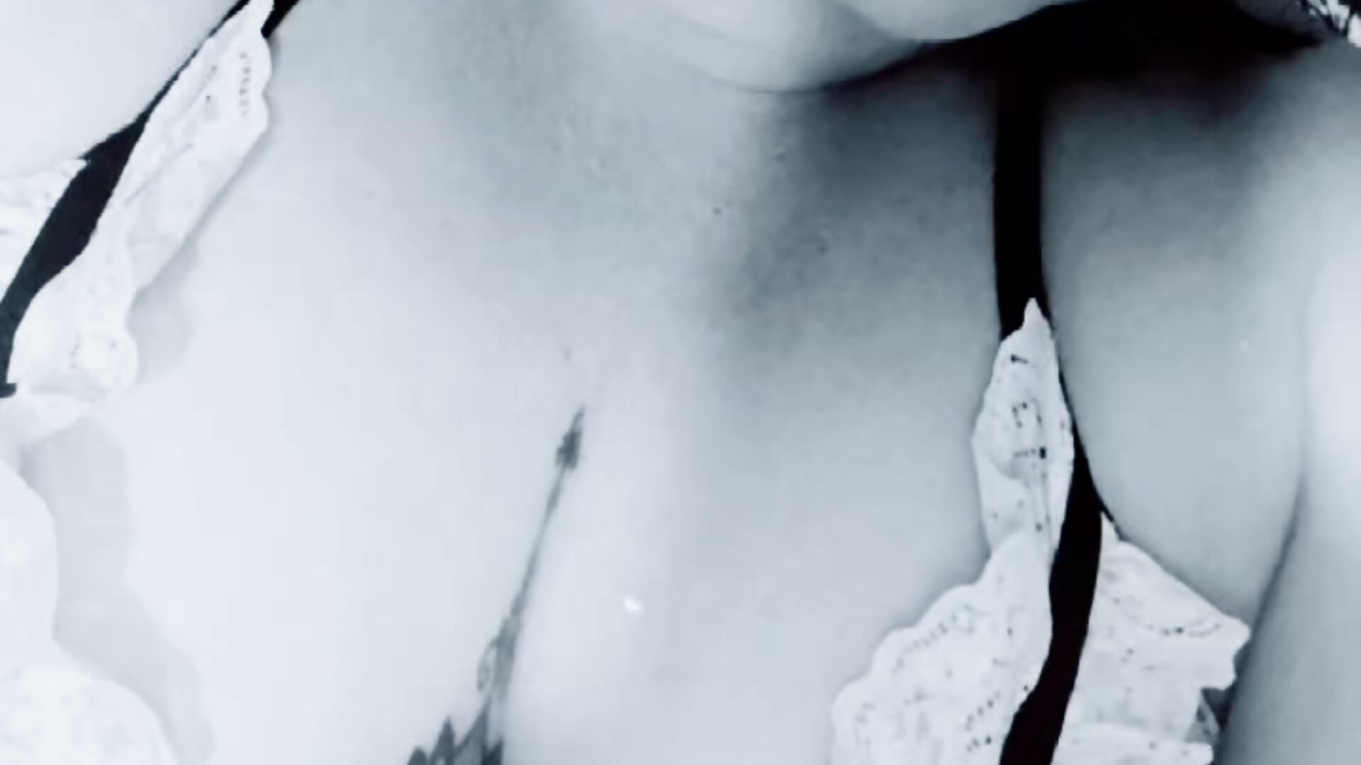 154921 - video by Madelyn_sonora1992 cam model