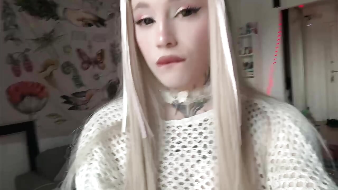 MEOW – video modela na kameri Chloevesper