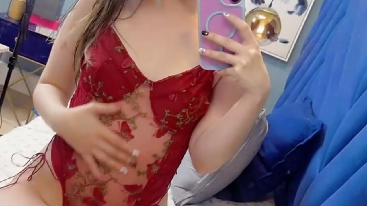 What all kinds of ideas might come to mind with this fiery-red lingerie? - video av ambeerwood1 cam model