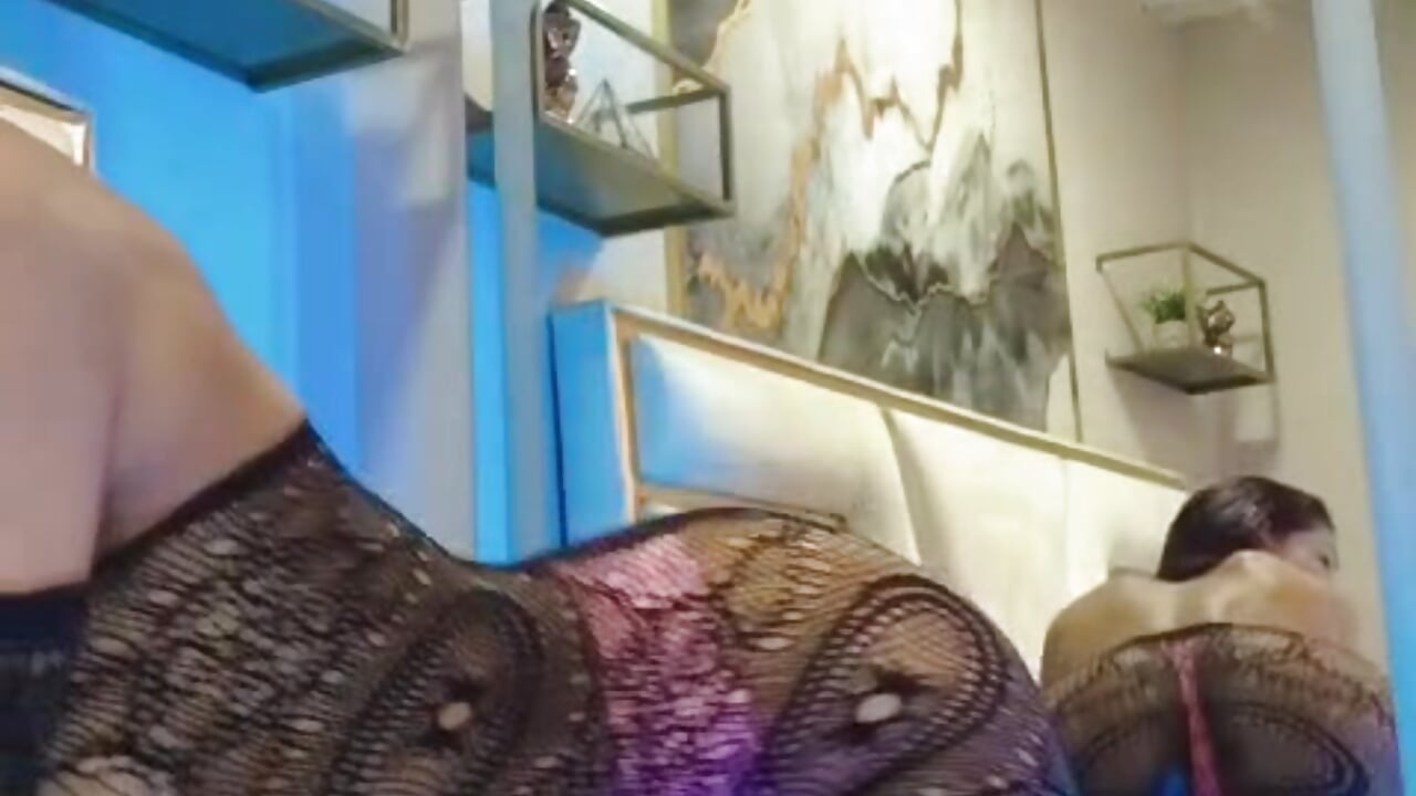 little twerk - video by hannapettit cam model