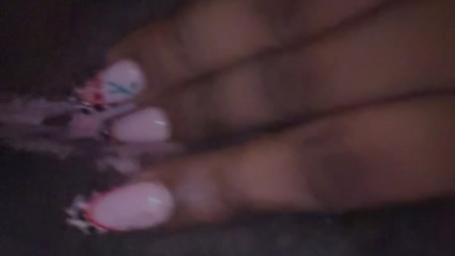 Fingering my pretty pussy - vídeo de la modelo de cam LittleMissGrippy