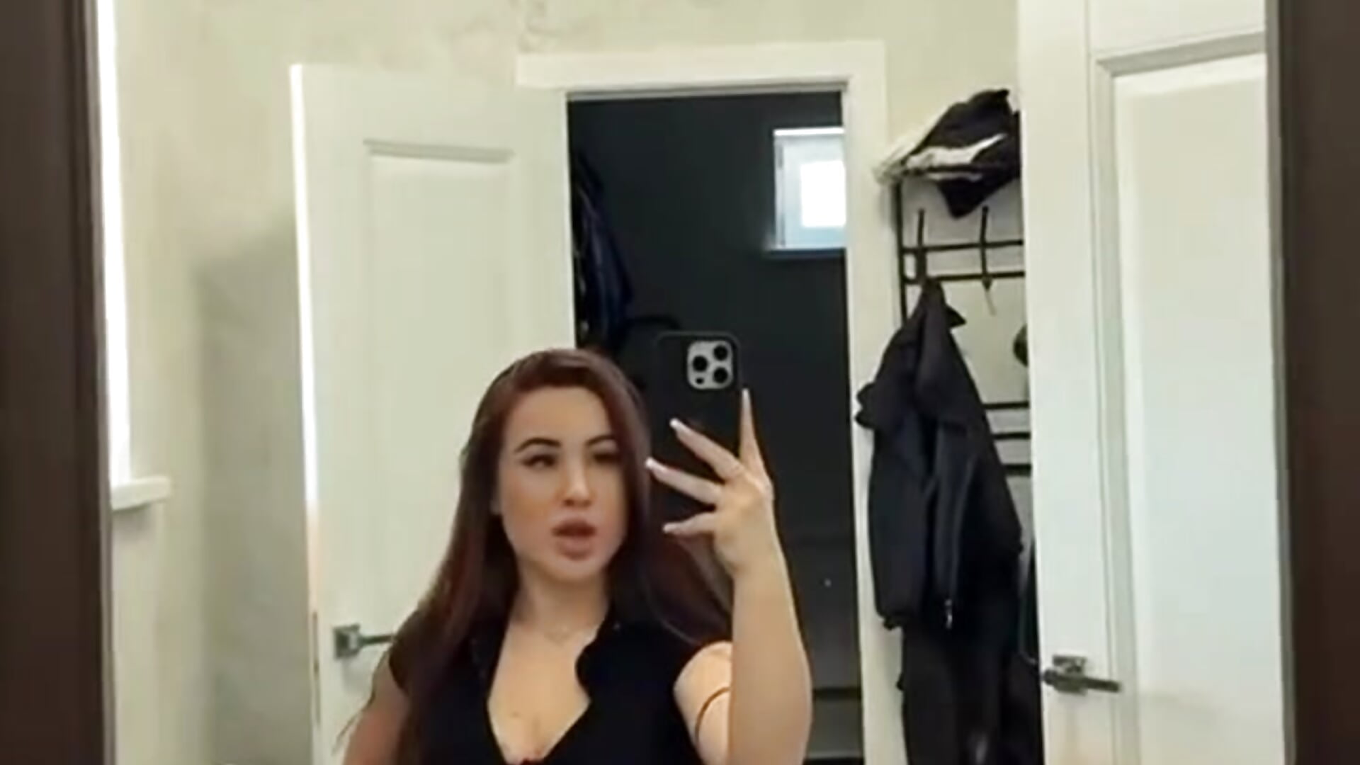 Look at my heels - video WildMiaa kameramallilta