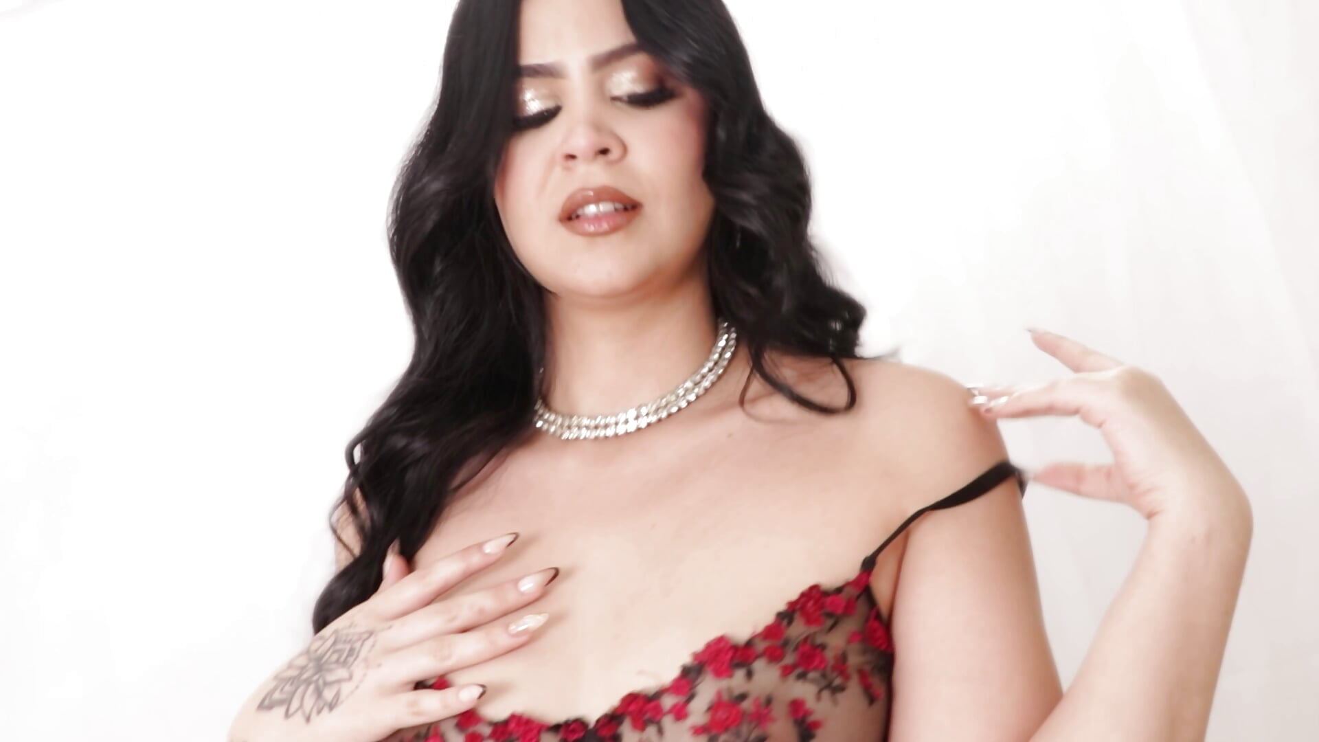 Emily Bills here, and you? – video modela na kameri EmilyBills