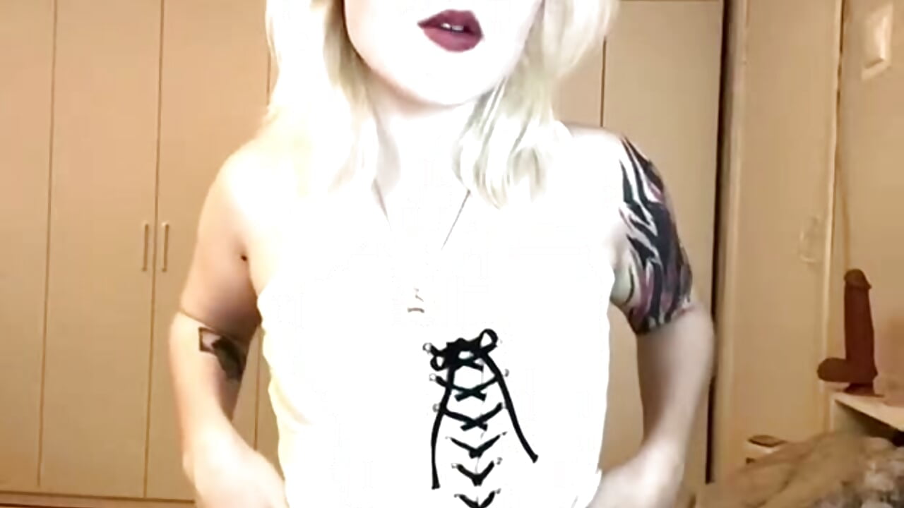 I wanna be yours - video by xp_blondie cam model