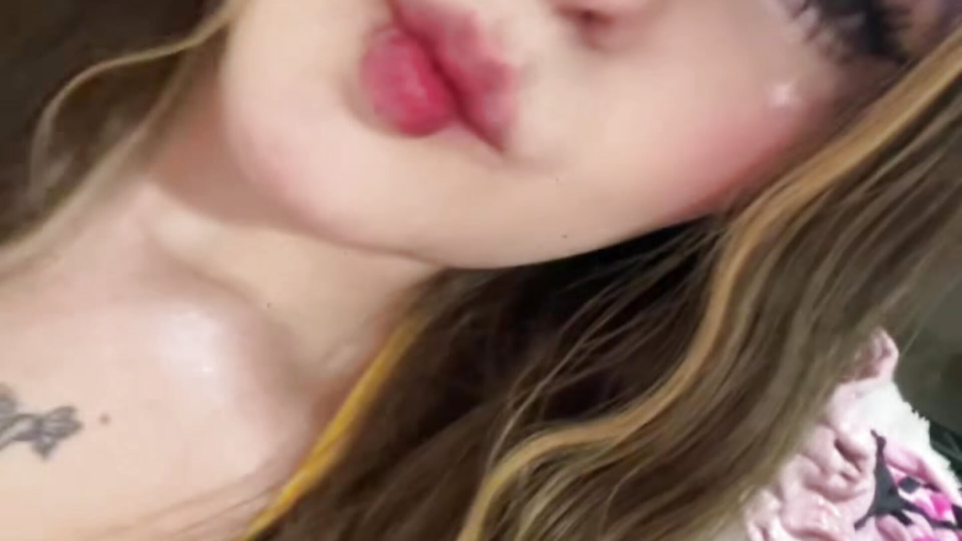 colombia 🇨🇴 ❤️ – video od webkamerové modelky isaa__doll