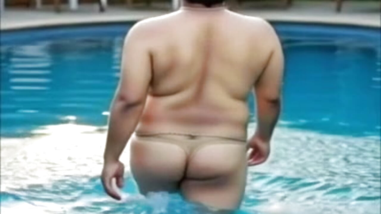 Pool swimming - indiboy009主播的视频