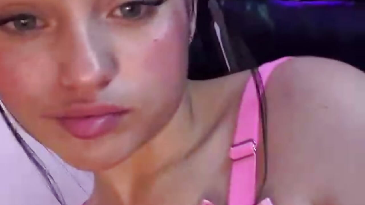 kiss u - video di June__moon modella di cam