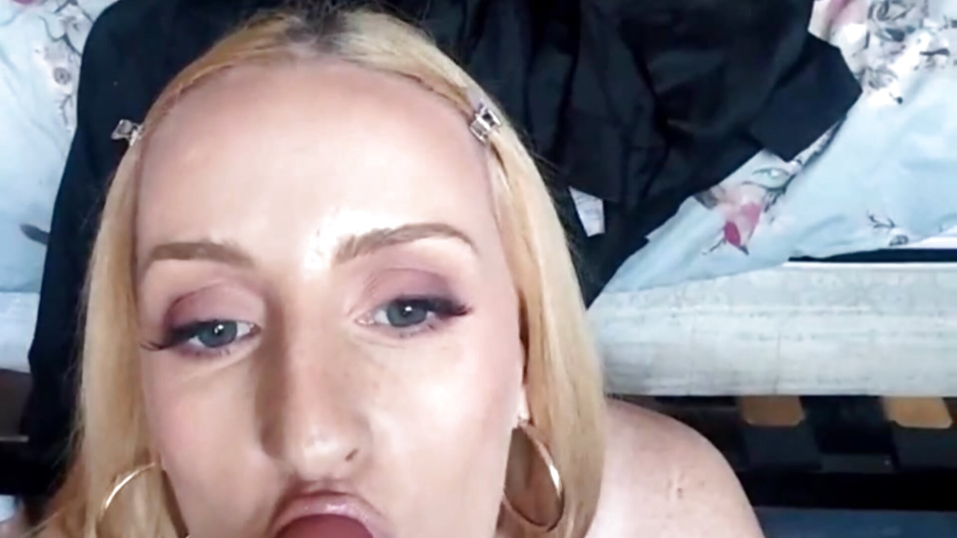 Imagining giving you a BJ - video by Emiliexx_x cam model