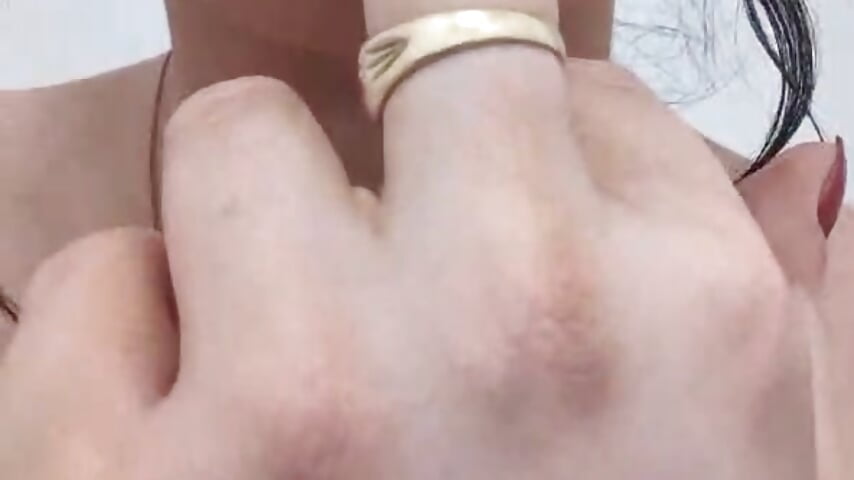 Suck cum off my fingers 😋 – video af Emiliexx_x