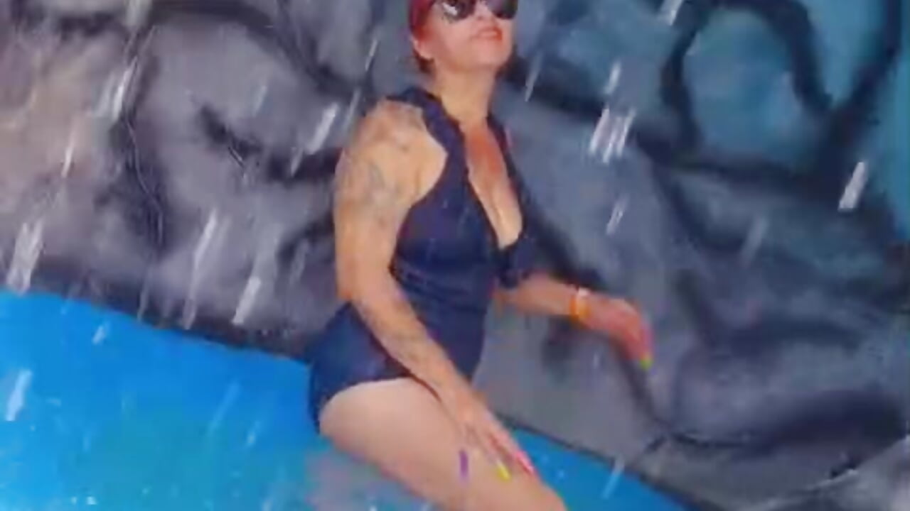 Adora a tu diosa en sus paseos - video by DominaFeet_1 cam model