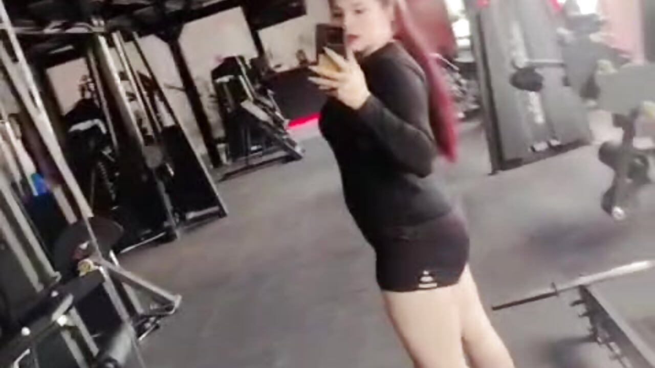 Gym mirror🥵😏 - video của MilaxStar