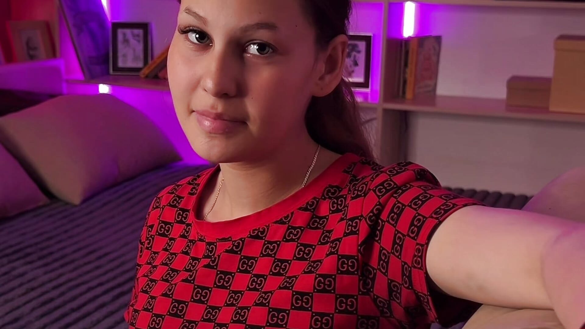 hi hi - video by ErinBlush cam model