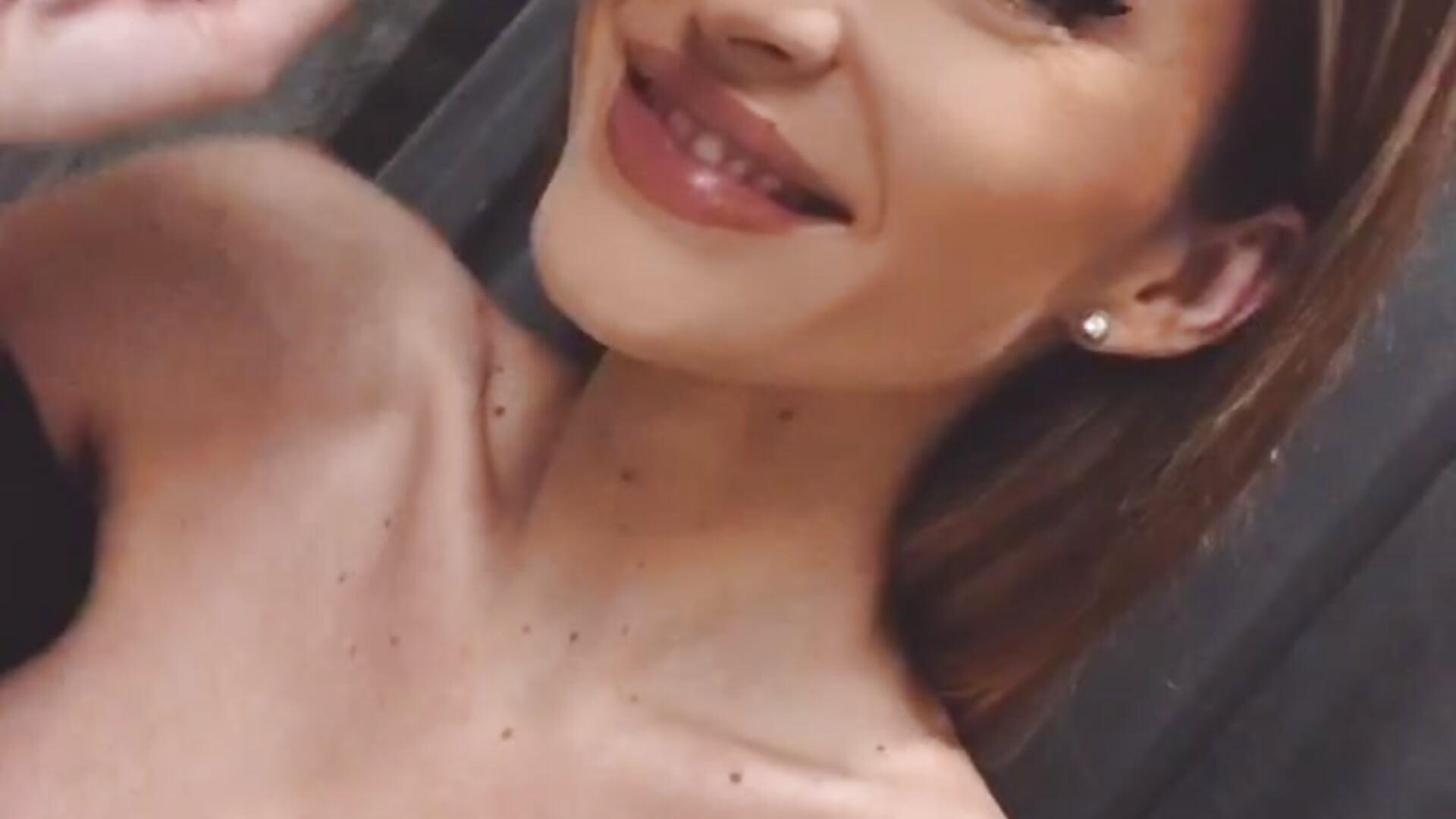 🎶 – video af GEllaa cam-model