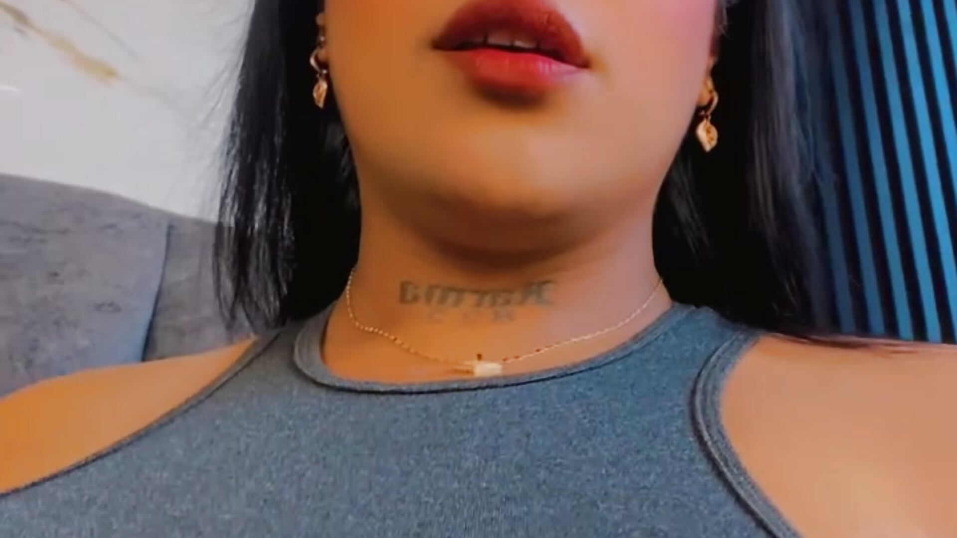 Hello 💜😈 - video van Nahomy-fire cam-model