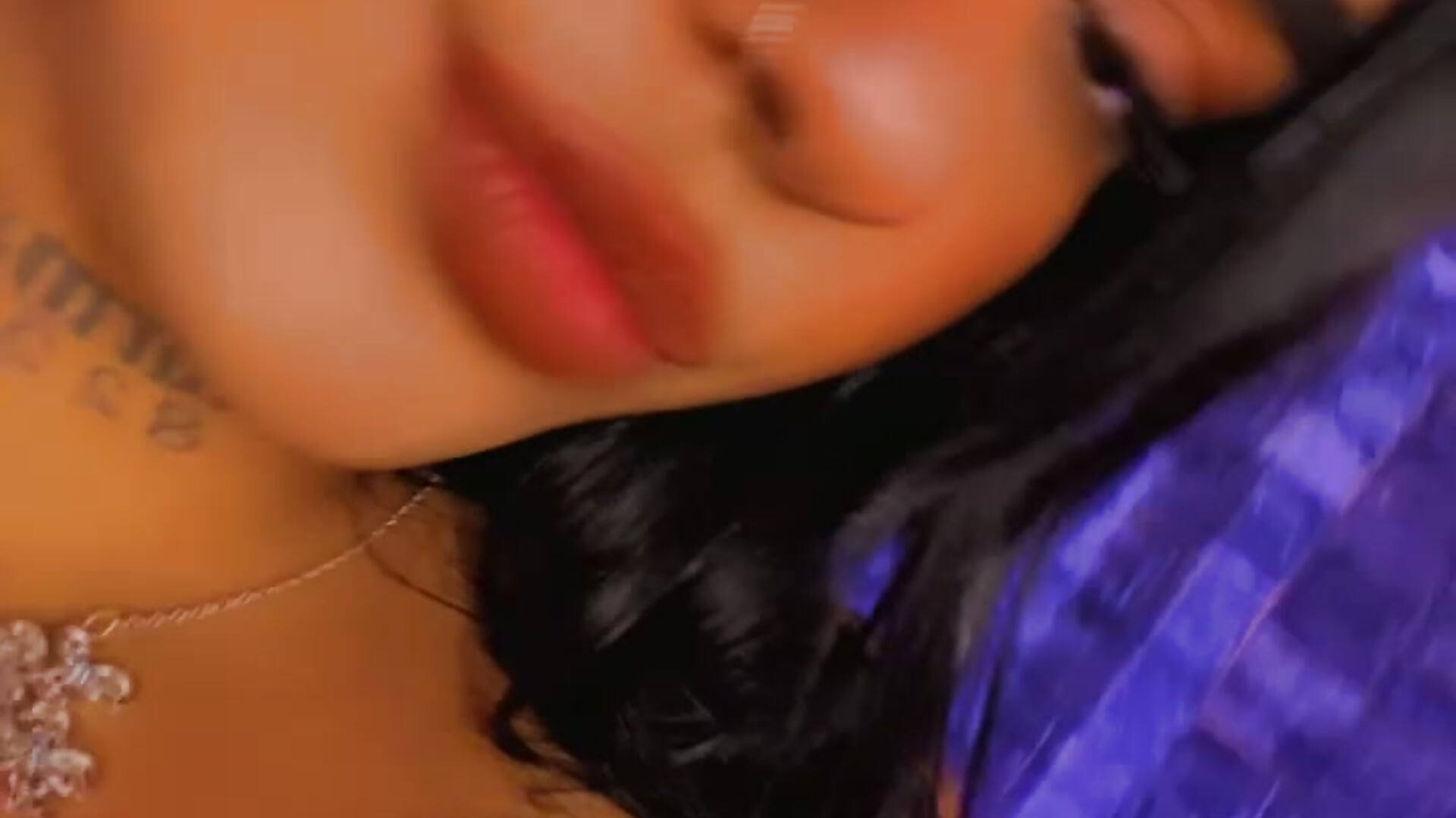 Hi 🤨🤨 - video by Nahomy-fire cam model