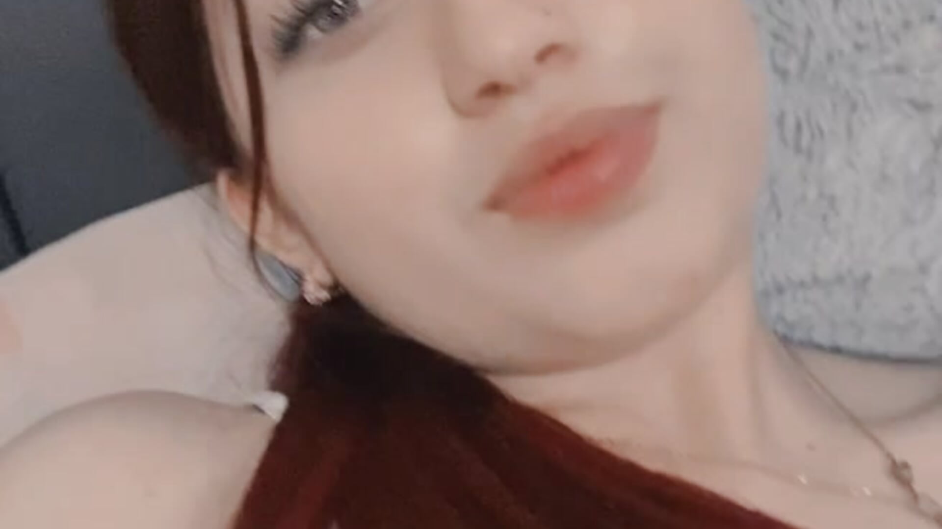 Besito - video by Lolitahotsweet cam model