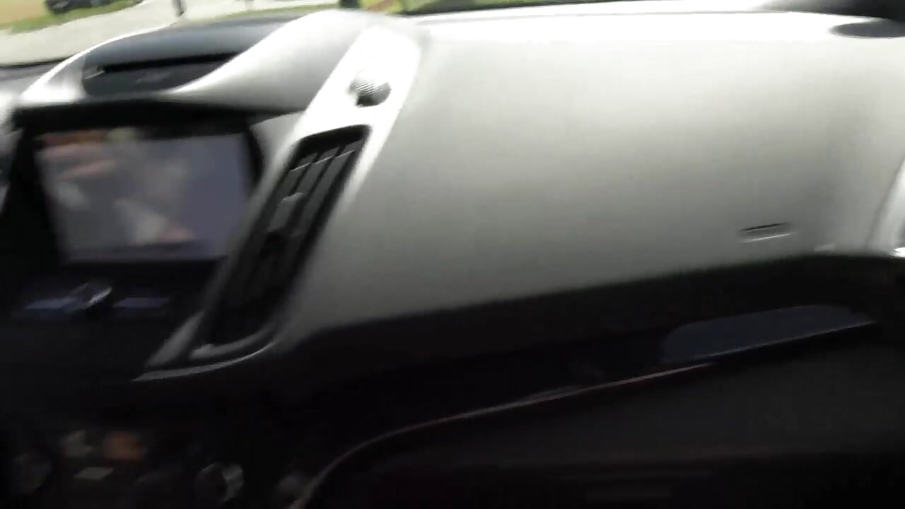 Beim Auto fahren geil geworden! - video by MilaElaine cam model