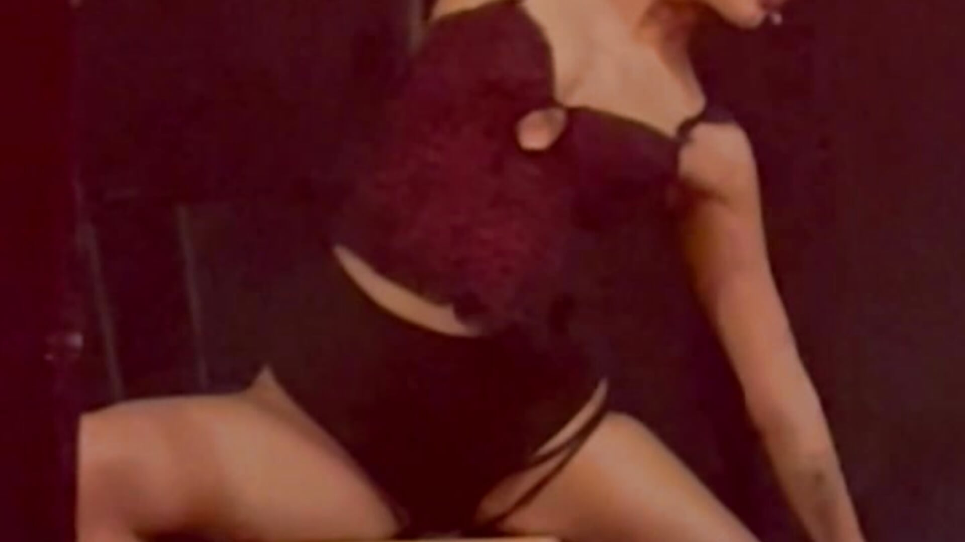 Burlesque – video od webkamerové modelky lilisteinbg