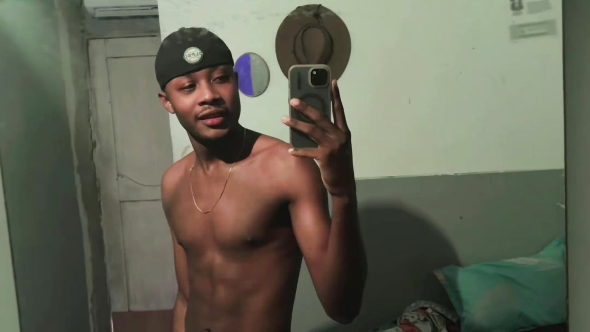 289fc5d609f34c51a0a04e2f22ce7cf4 - Video von Itjaden Cam-Model
