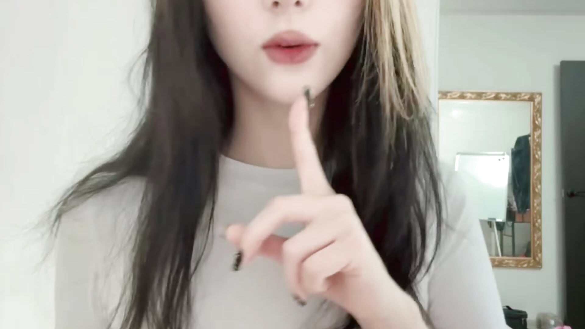 🎁🎀🎀 — filmik ForDearse, modela(-lki) na kamerkach