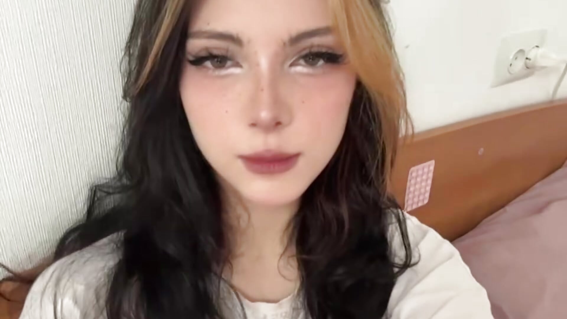 🥂☀☀ - vídeo de la modelo de cam ForDearse