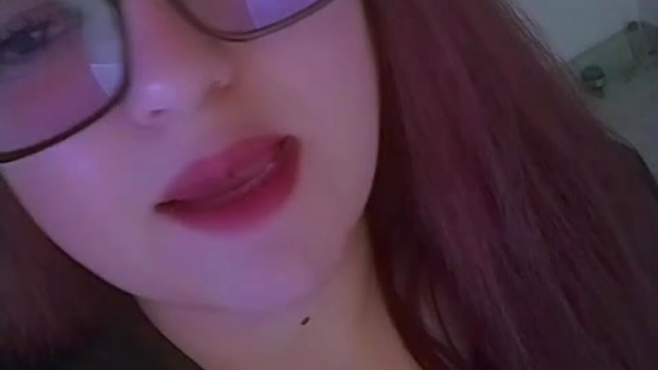 Me Sexxx – video od webkamerové modelky Scarlett_start