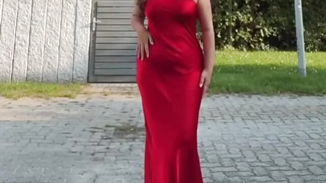 Women in Red - video by FacelessDesiire cam model
