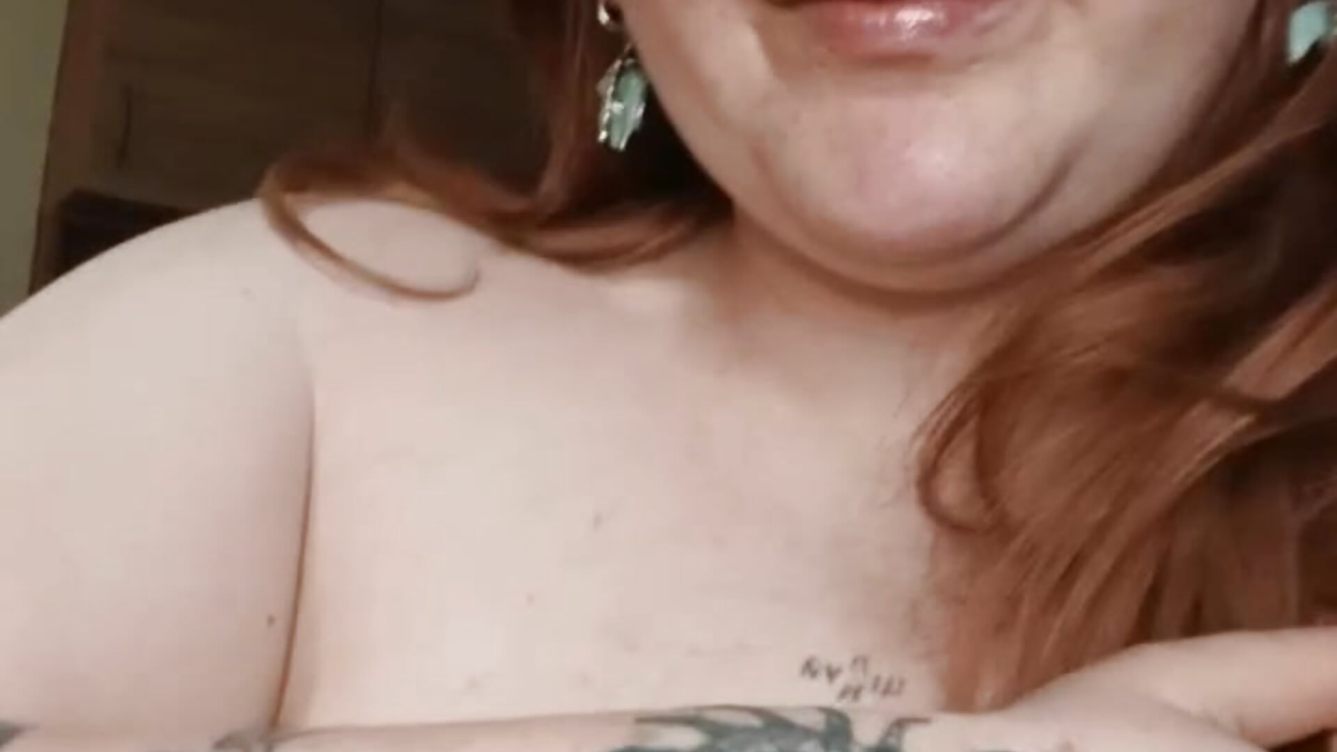 my tattoo on hand - video by CURVYSAKURA cam model