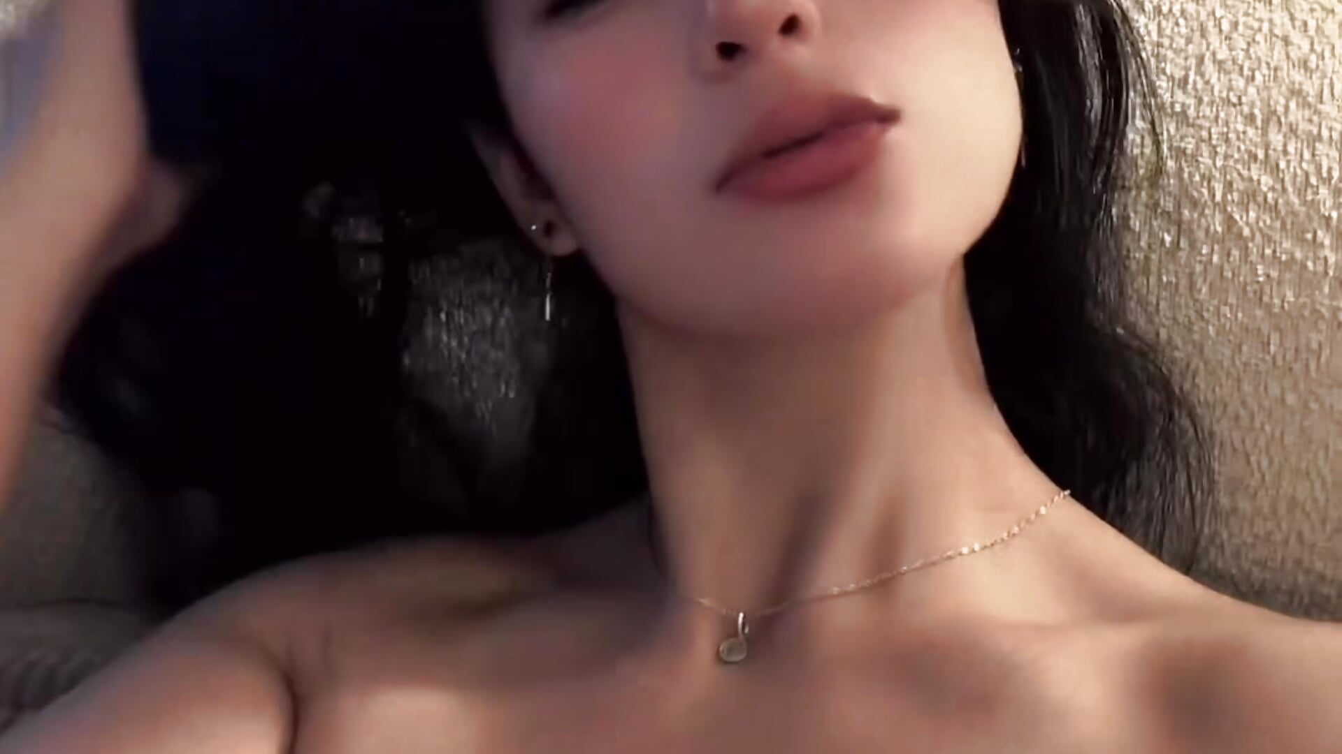 Today was movie day... and I discovered my favorite series. I'll tell you why it's so special. 🍿 - Video von Vela_Carter Cam-Model