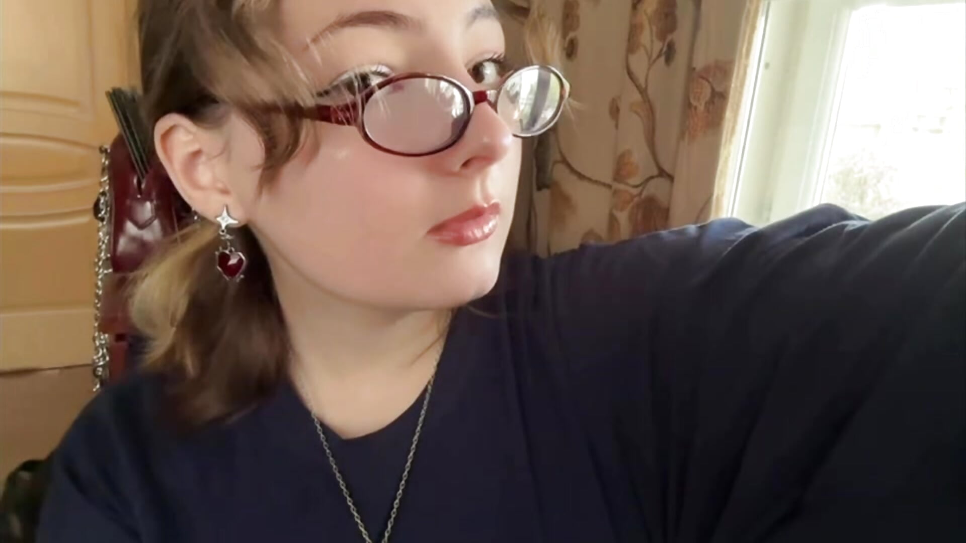 me - видео от уебкам модела Pollychery
