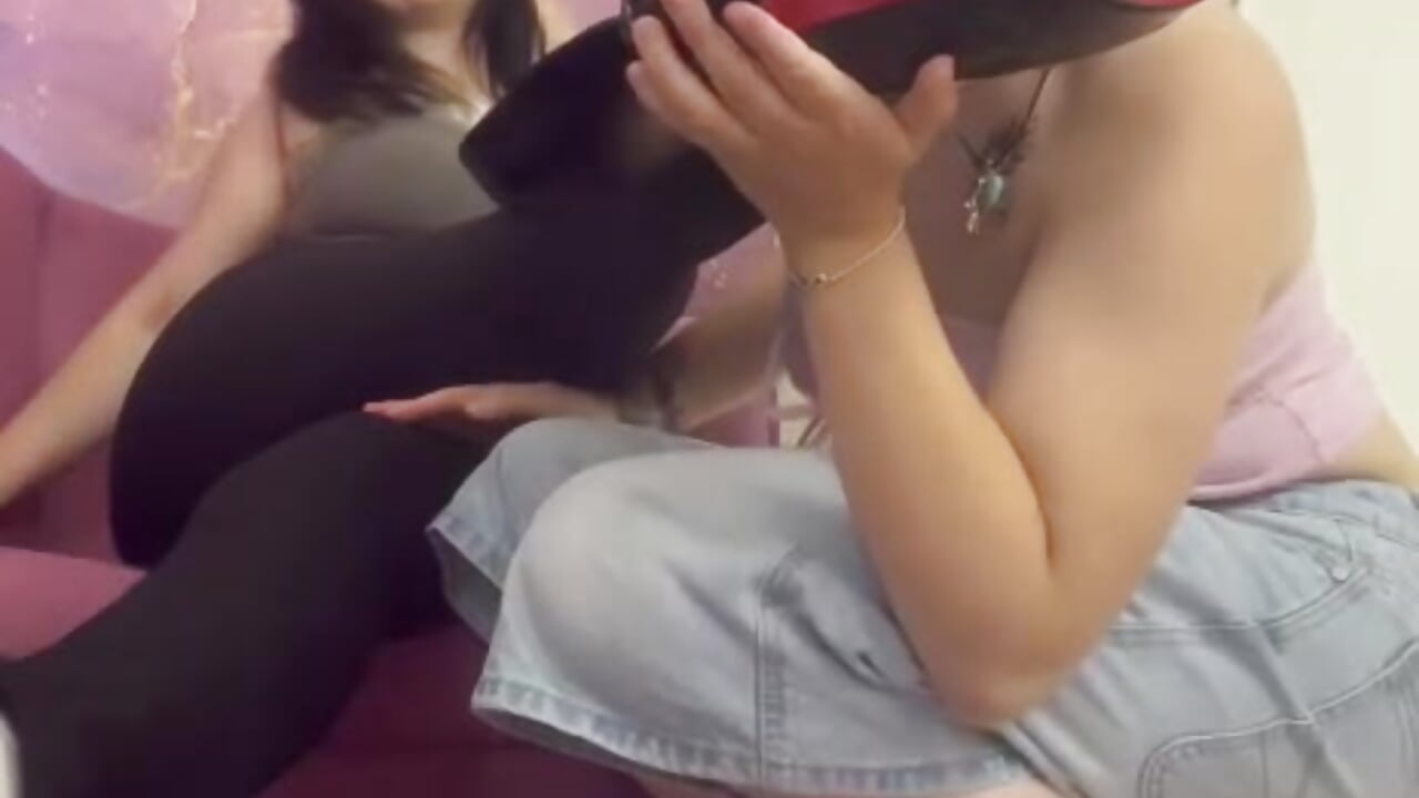 heels )– RuthHalll kameramodell videója