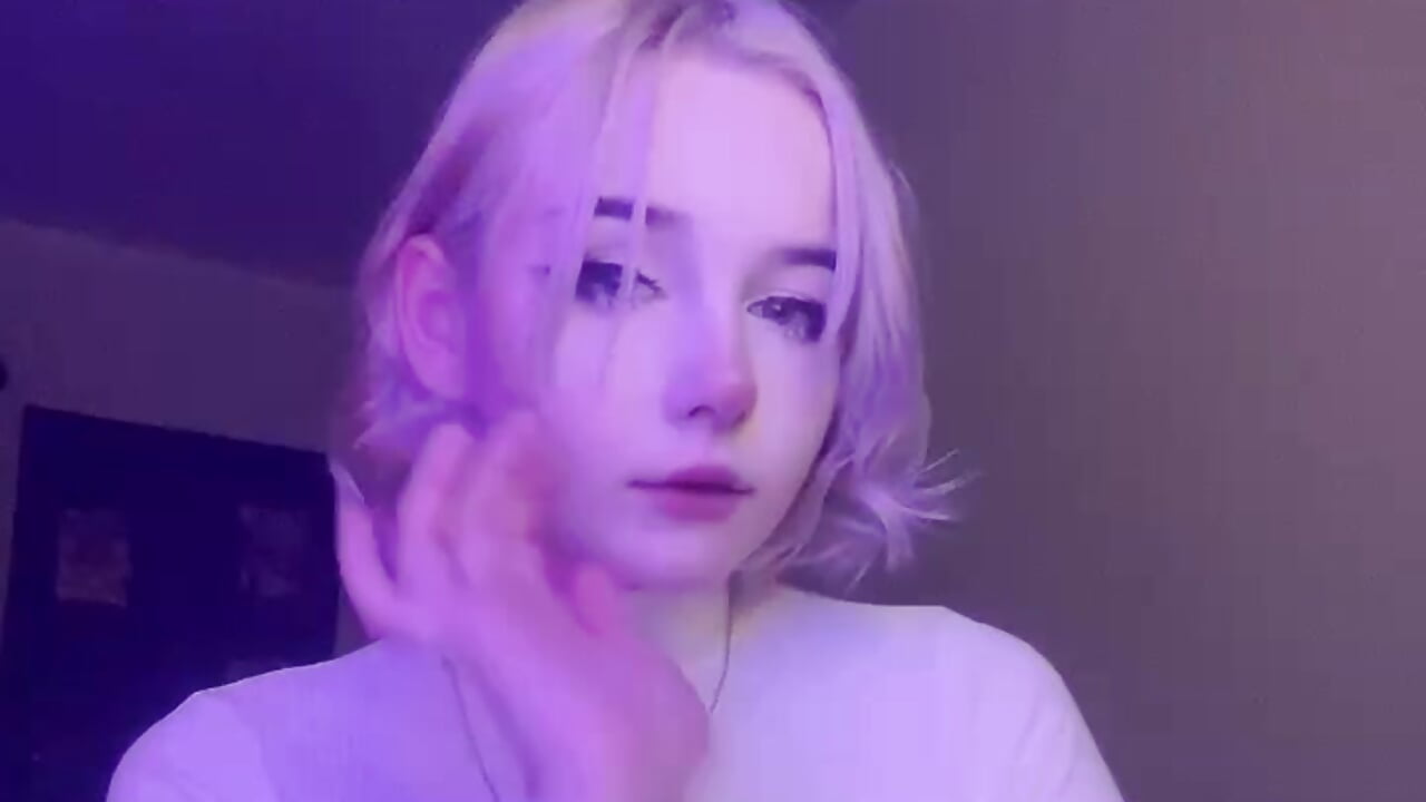 😋🌸－カメラキャストのEffieStonemの動画