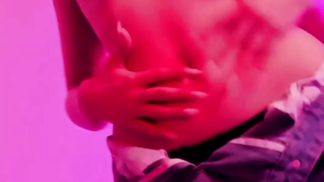 bellow view – video af bellemoon_ cam-model