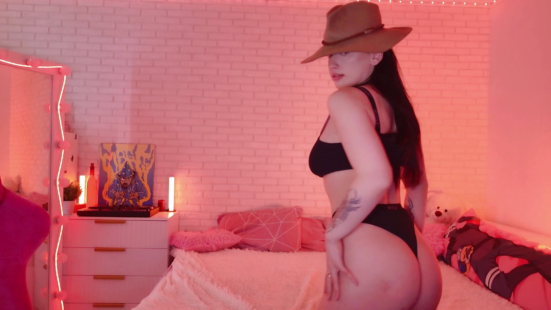 Howdy Bitches - vídeo de la modelo de cam darinekoo