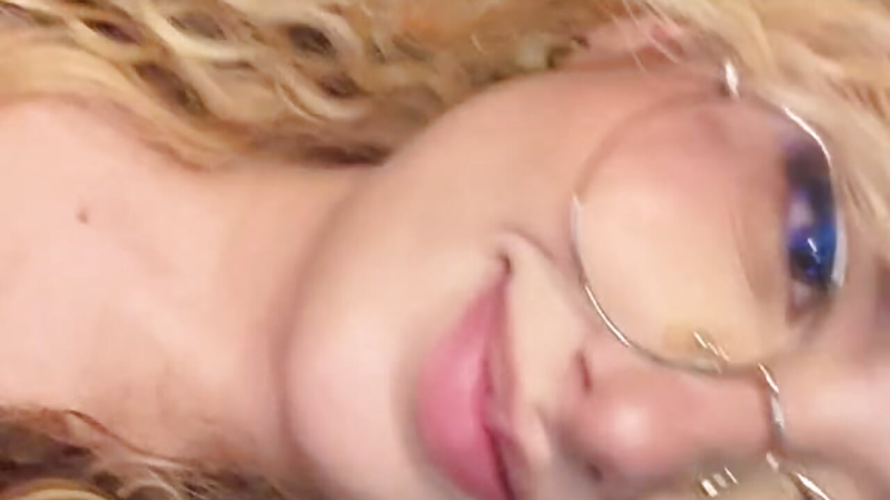 Love u ♥️🍑 - video by Joyce-fire cam model