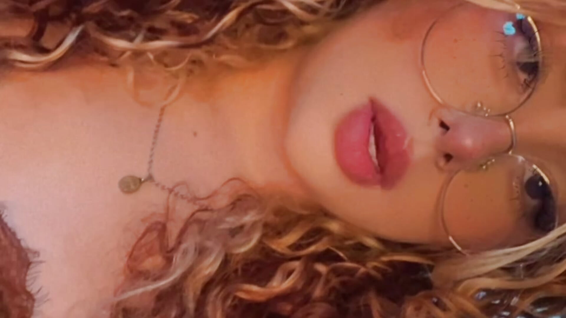 🤭 - video by Joyce-fire cam model